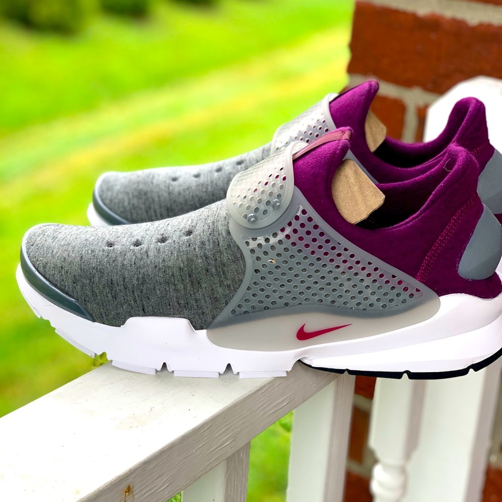 Nike sock dart mulberry